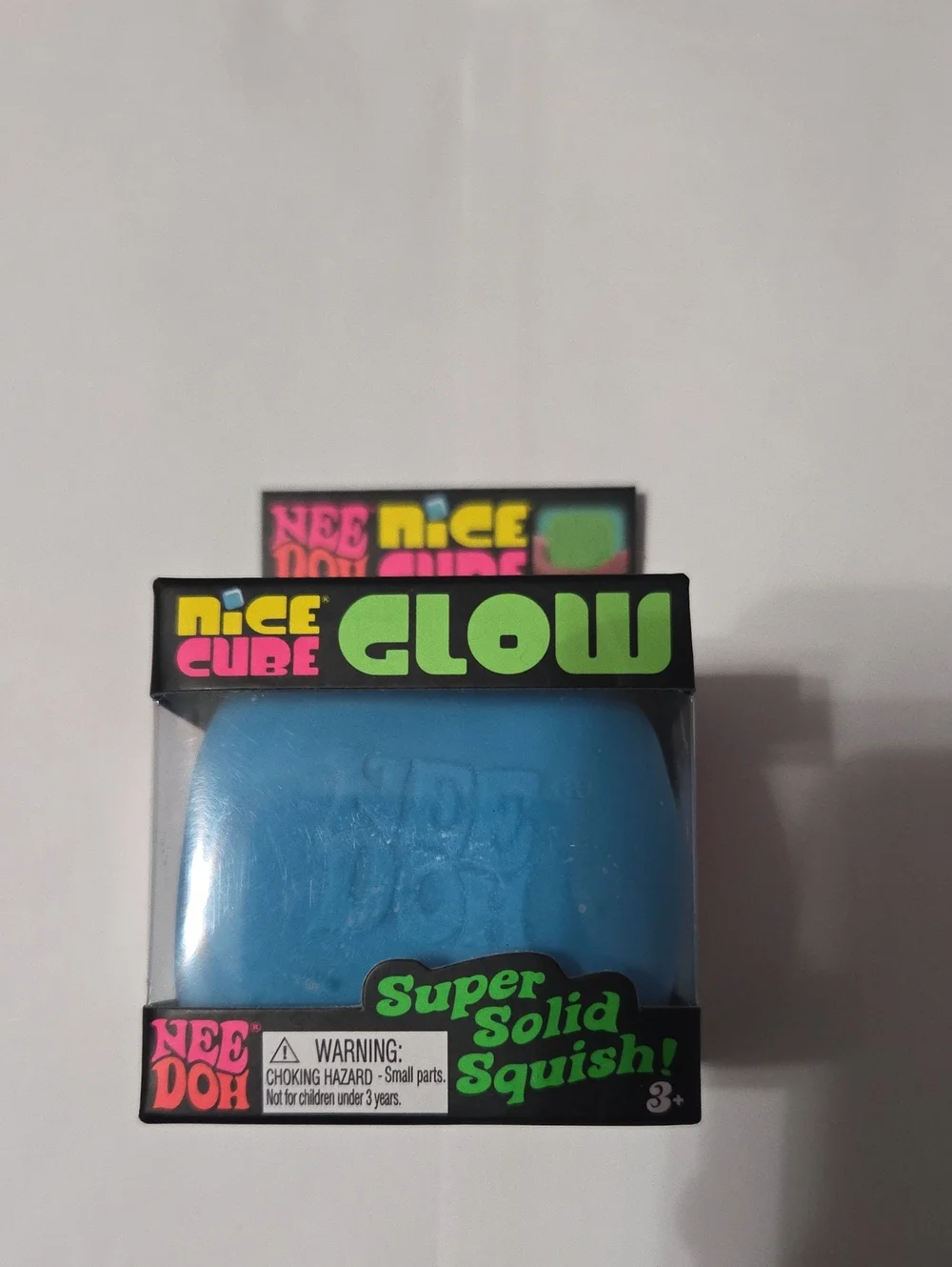 Nice Cube Glow Super Solid Squish - Blue